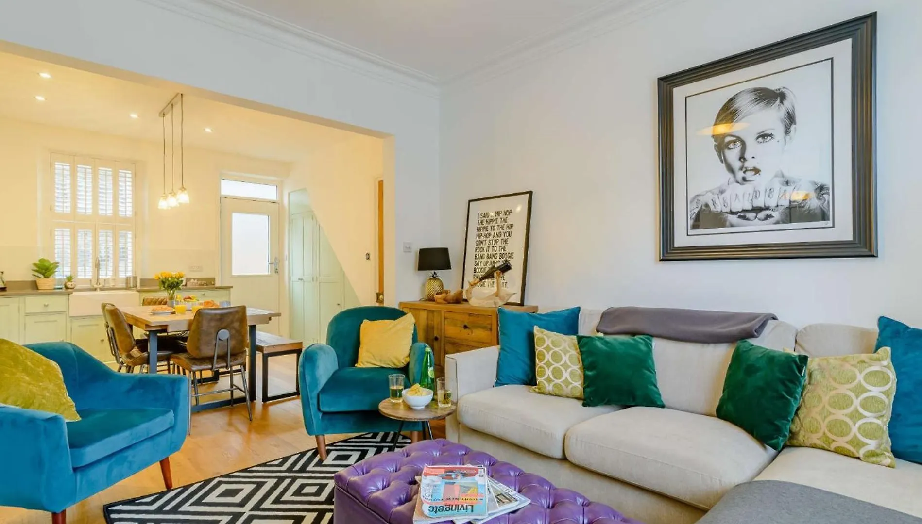 3 Bed In Harrogate 90032 빌라